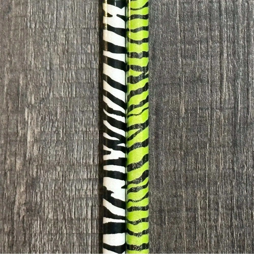 💞 New Set of 2 Zebra & Tiger Stripe Animal Print Pencils With Erasers